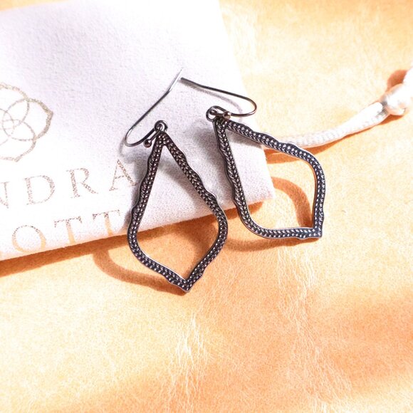 Kendra Scott Sophia Drop Earrings 🎀 Gunmetal - Picture 2 of 2